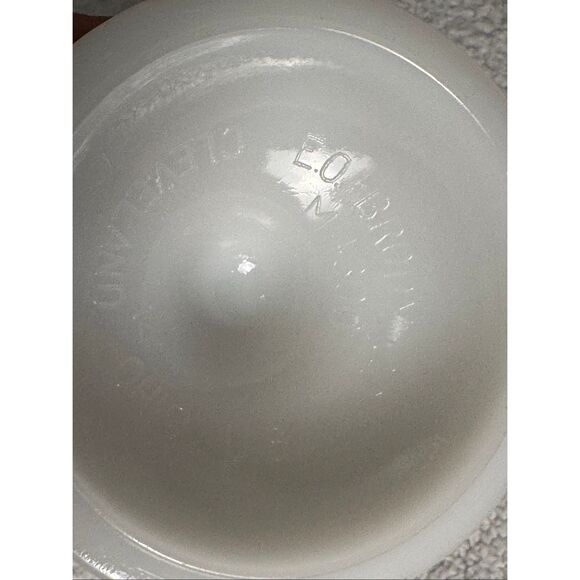 Vintage EO Brody White Milk Glass M4300 Pedestal Vase/Grape Vine - Picture 8 of 11